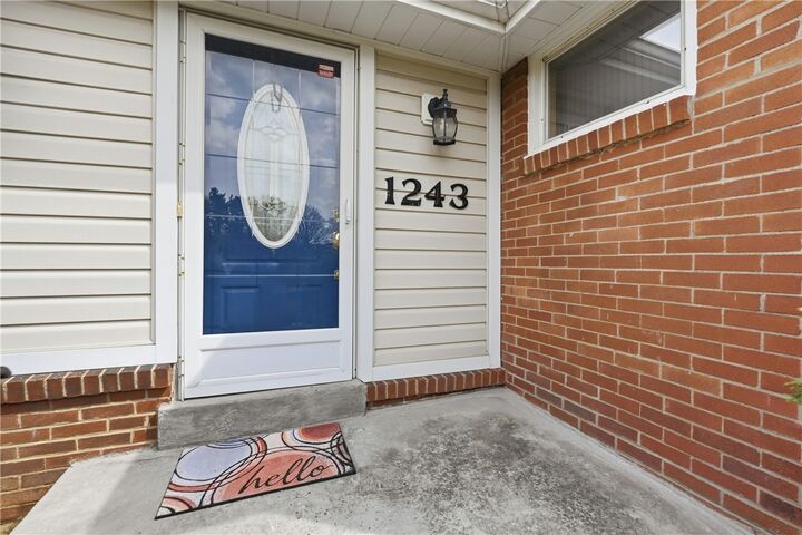 Property Photo: 1243 Lakemont Dr PA 15243