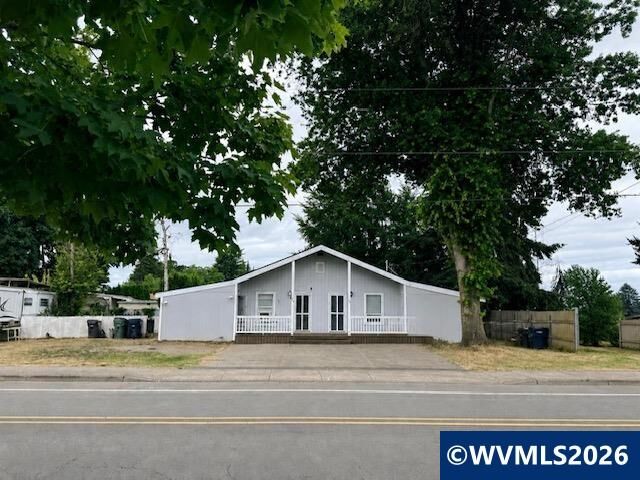Property Photo: 180 S 16th (-182) St OR 97351