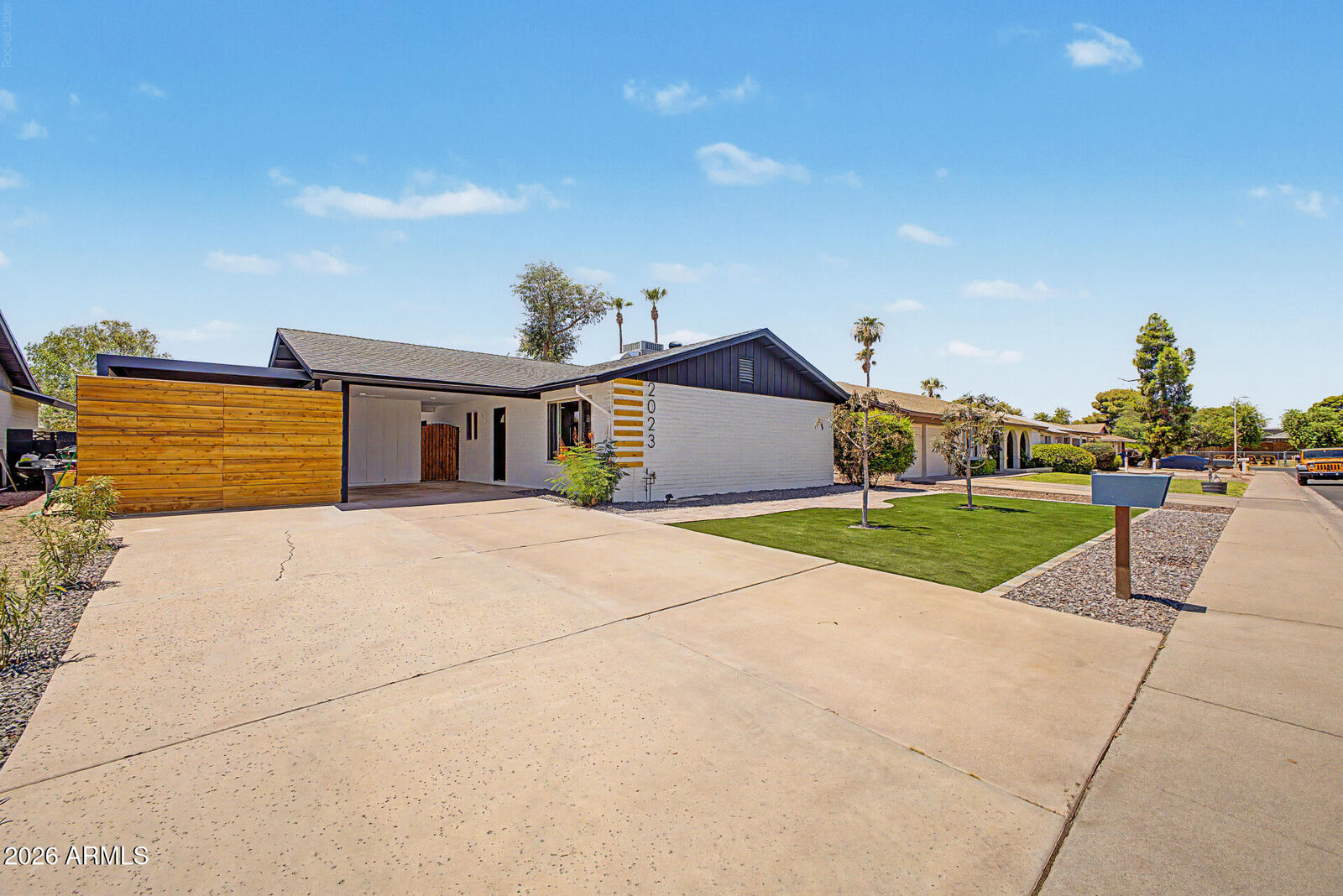Property Photo: 2023 E Cornell Drive AZ 85283