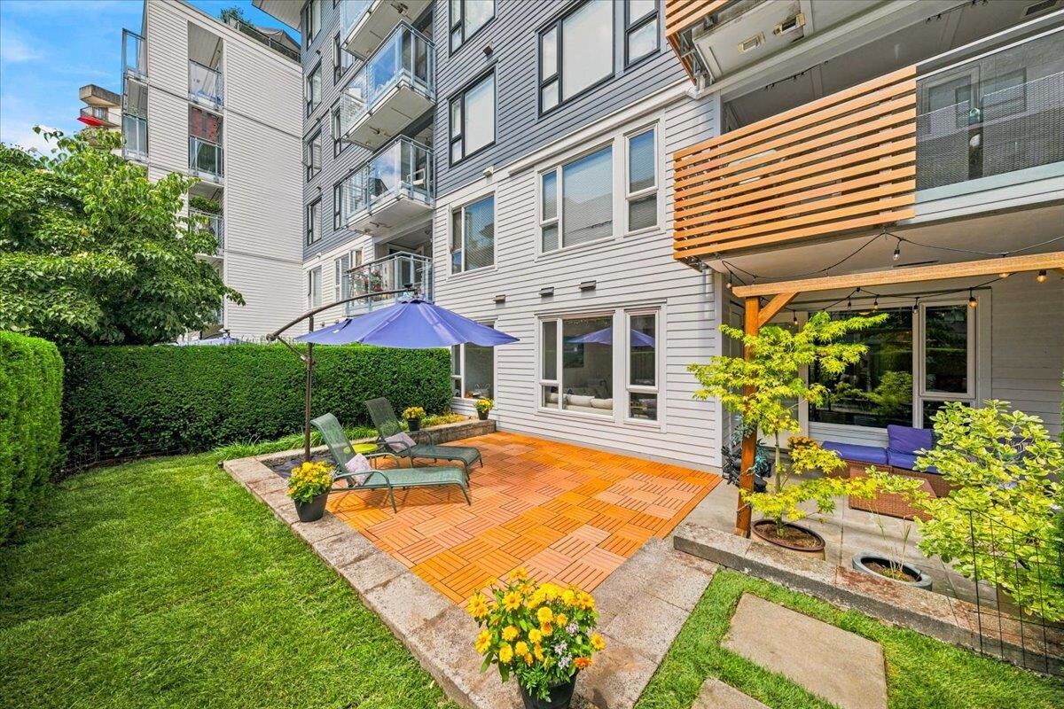 Property Photo:  221 E 3 Street 3  BC V7L 0C1 