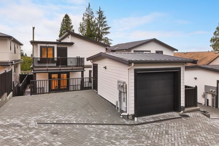 Property Photo: 806 Montroyal Boulevard BC V7R 2G6