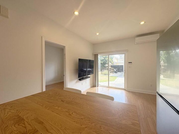 Photo de la propriété:  8144 Wedgewood Street  BC V3N 1C3 