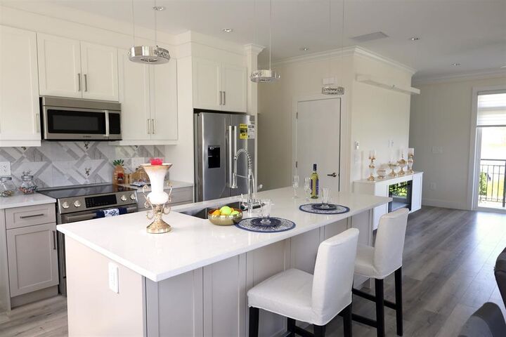 8181 135A Street 34 — photo 1