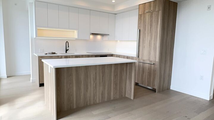 Property Photo: 8398 Oak Street 604 BC V6P 0L9
