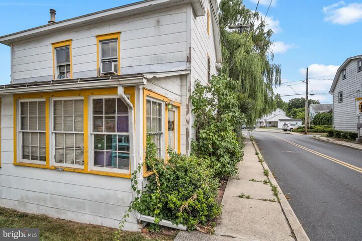 Property Photo: 3 S Locust Street PA 17011