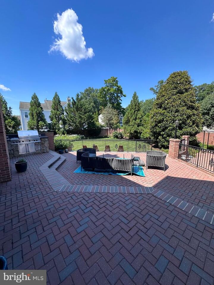 Property Photo:  2006 Lord Fairfax Road  VA 22182 