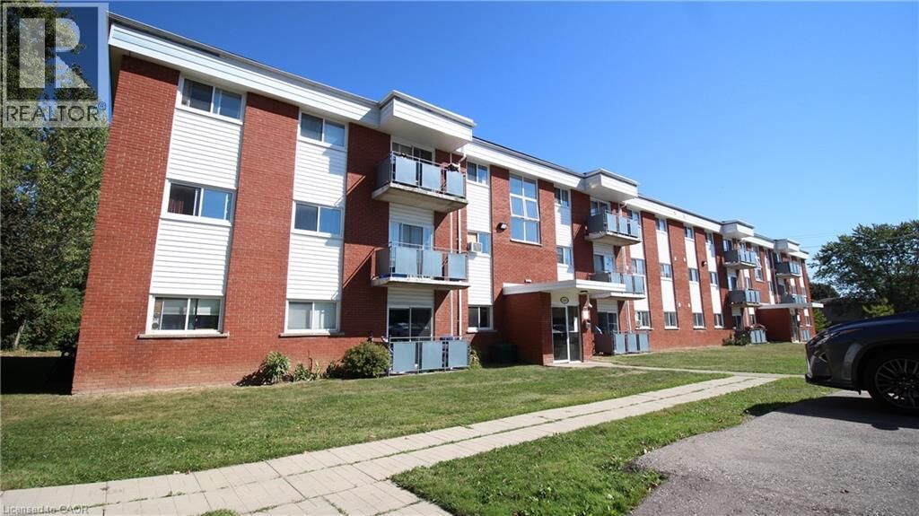 Property Photo:  527 Parkside Drive 11  ON N2L 4X7 