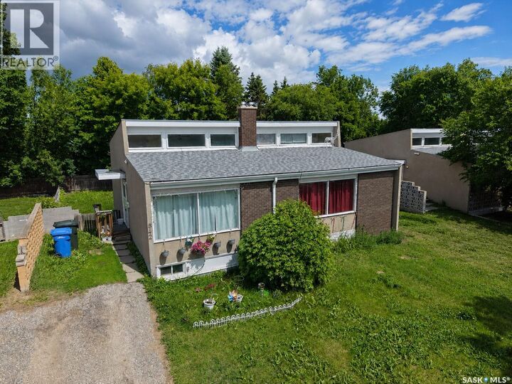 Property Photo:  842-844 28th Street E  SK S6V 1Y1 