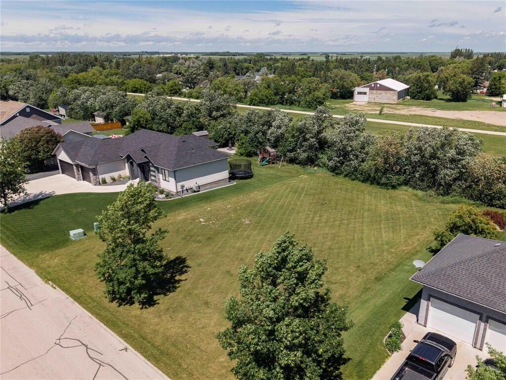 Property Photo:  18 Panorama Drive  MB R0E 0C0 