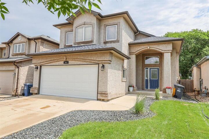 Property Photo: 95 Heartstone Drive MB R2C 3Z7