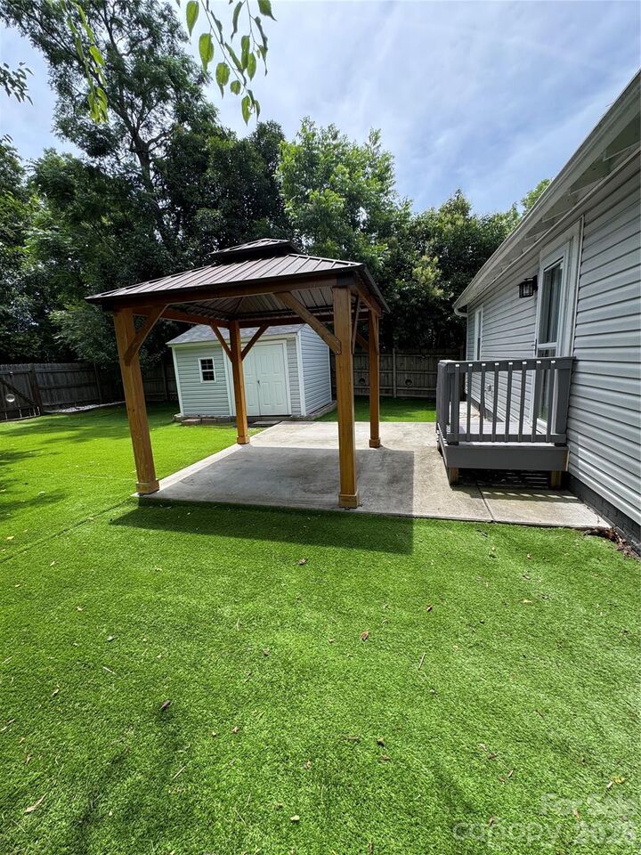 Property Photo: 209 Pond Street SC 29730