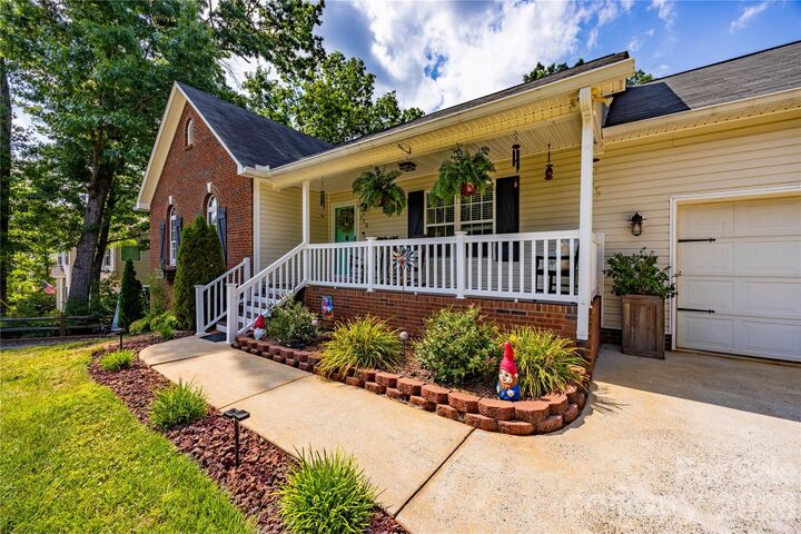 Property Photo:  173 Ruthaven Drive  NC 28016 