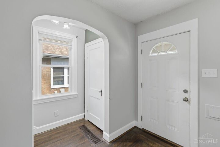 Property Photo:  1714 Waltham Avenue  OH 45239 