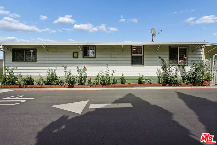 Property Photo: 11250 Playa St CA 90230