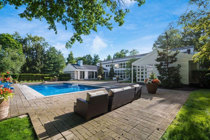 Property Photo:  422 N Parkview Avenue  OH 43209 