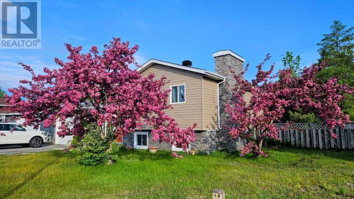 9 Michano Dr — photo 1