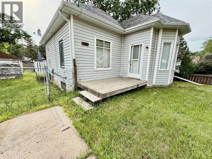 Property Photo:  5208 47 Street  AB T0B 3S0 