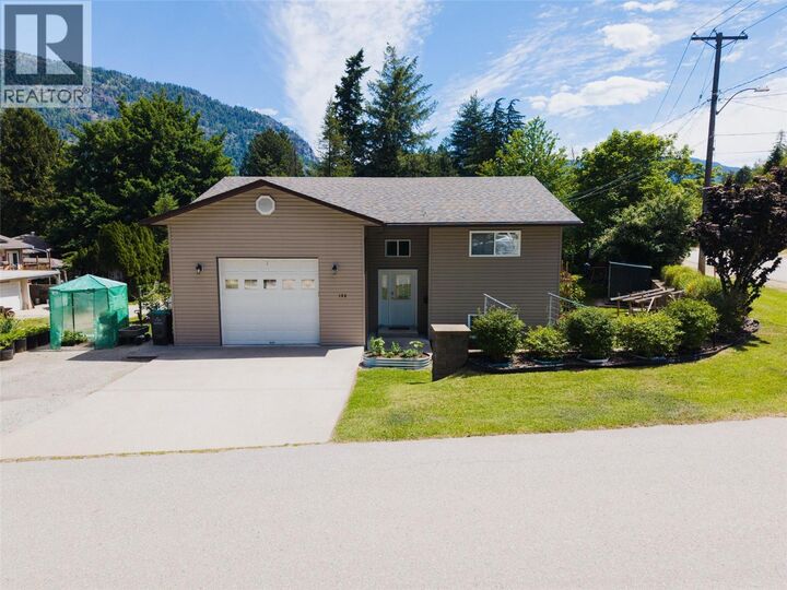 Property Photo: 120 Kootenay Avenue BC V1N 4H4