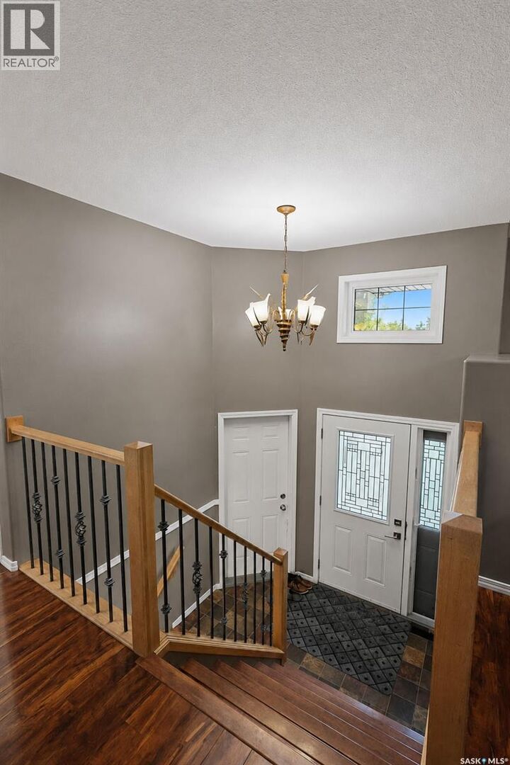 Property Photo:  22 Gillingham Crescent  SK S6X 0A5 