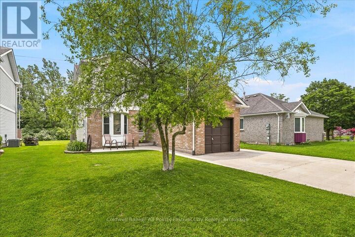Property Photo: 75 Edison Crescent ON N5A 7V2