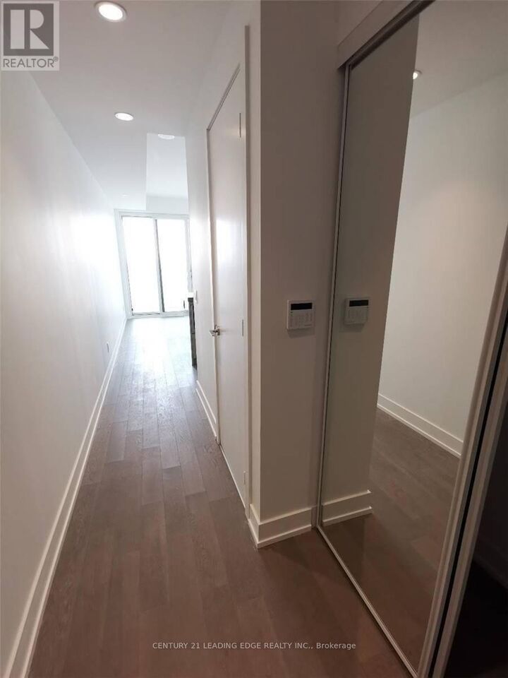 Property Photo:  7 Grenville Street 2012  ON M4Y 0E9 