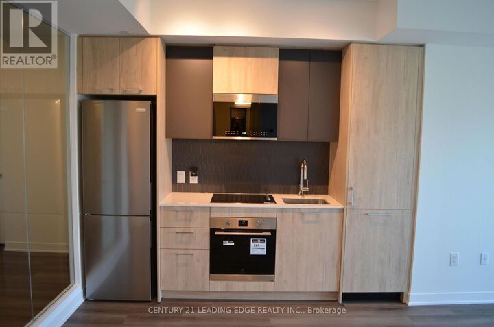 Property Photo: 10 Oak Street 2407 ON M5A 0Z1