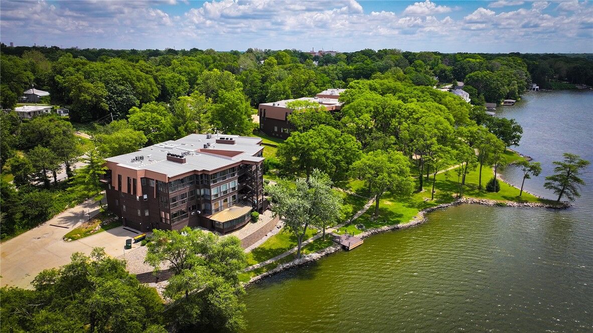Property Photo: 855 E Lake Shore Drive 3D IL 62521