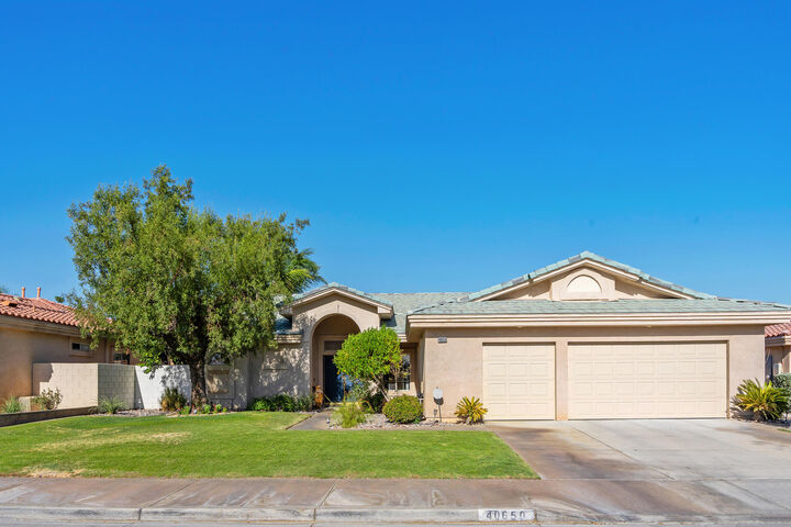 Property Photo:  40650 Cabana Court  CA 92260 