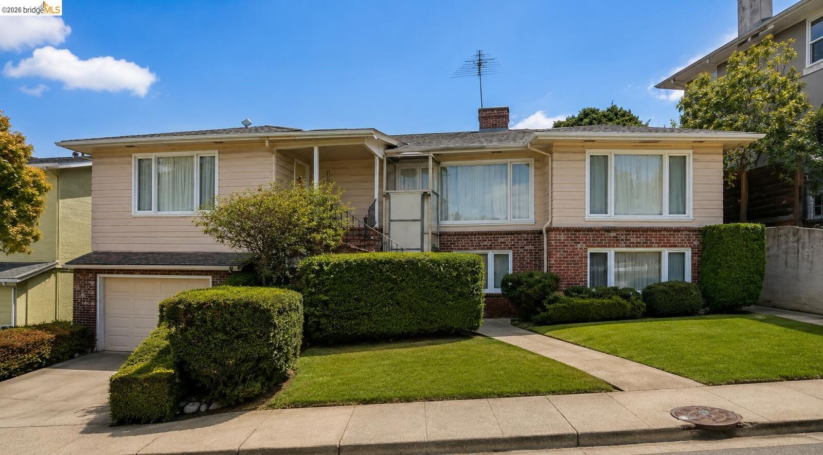 Property Photo:  618 Prospect Ave  CA 94610 