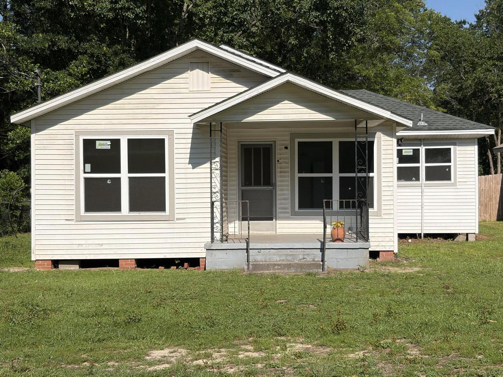 Property Photo:  1346 N Pearl Street  FL 32536 