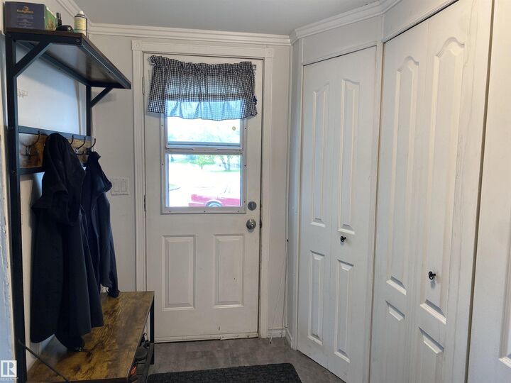 Property Photo:  15 Cliff Crescent NW  AB T6P 1B6 