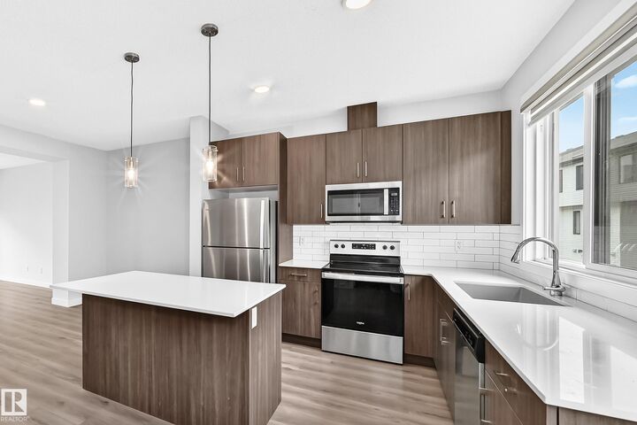 11910 35 Avenue SW 82 — photo 1
