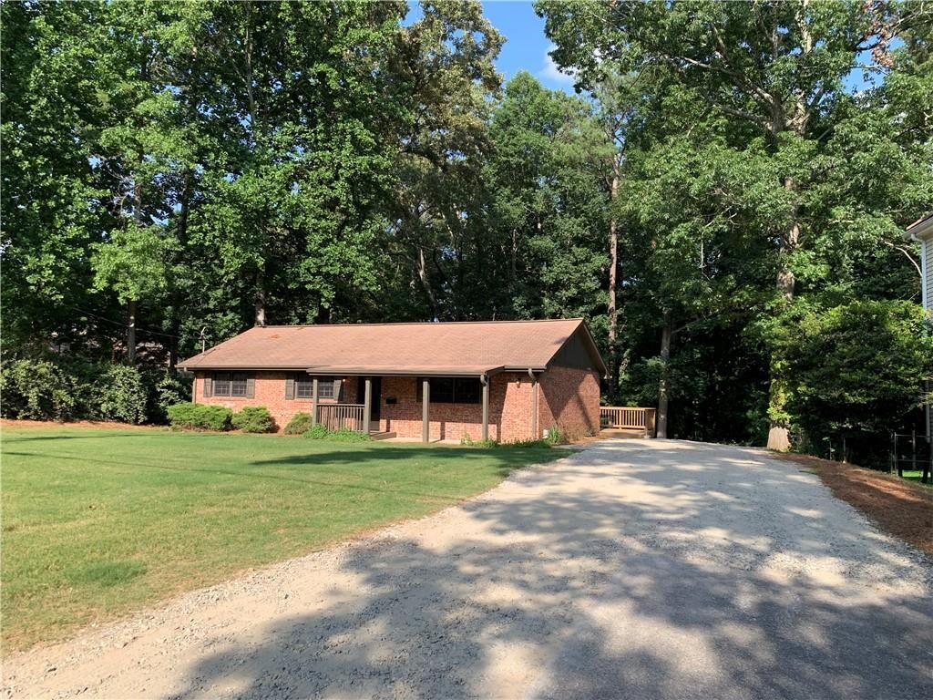 Property Photo:  6103 Lake Lanier Heights Road  GA 30518 