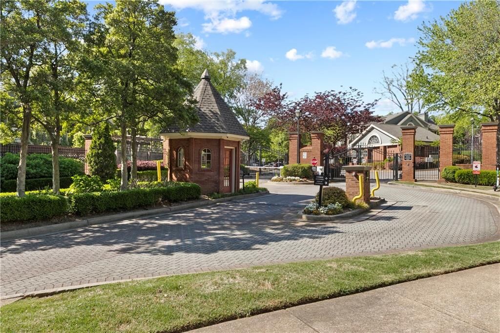 Property Photo:  524 McGill Place NE 524  GA 30312 