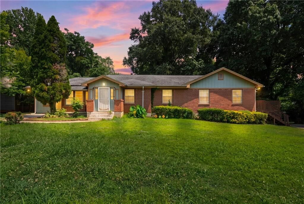 Property Photo:  2205 Loring Court  GA 30032 