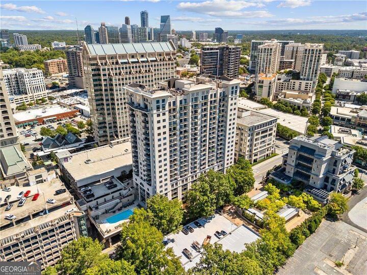 Property Photo: 3040 Peachtree Road NW 1013 GA 30305