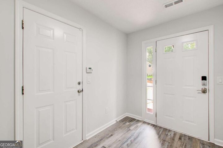 Property Photo:  2470 Stonegate Drive NW  GA 30101 