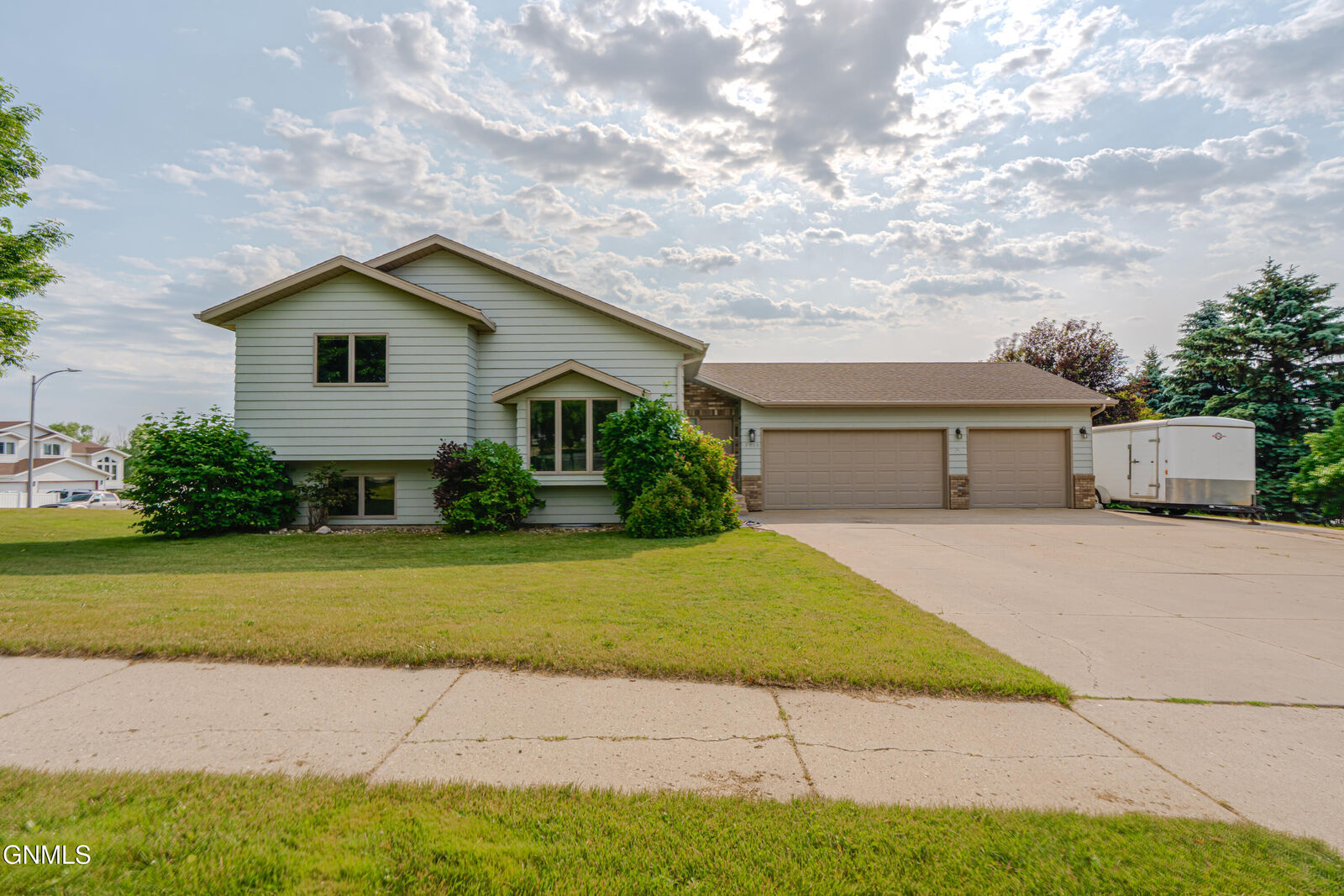 Property Photo:  3913 Dominion Street  ND 58503 