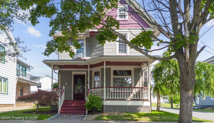Property Photo:  212 Warren Street  PA 18643 