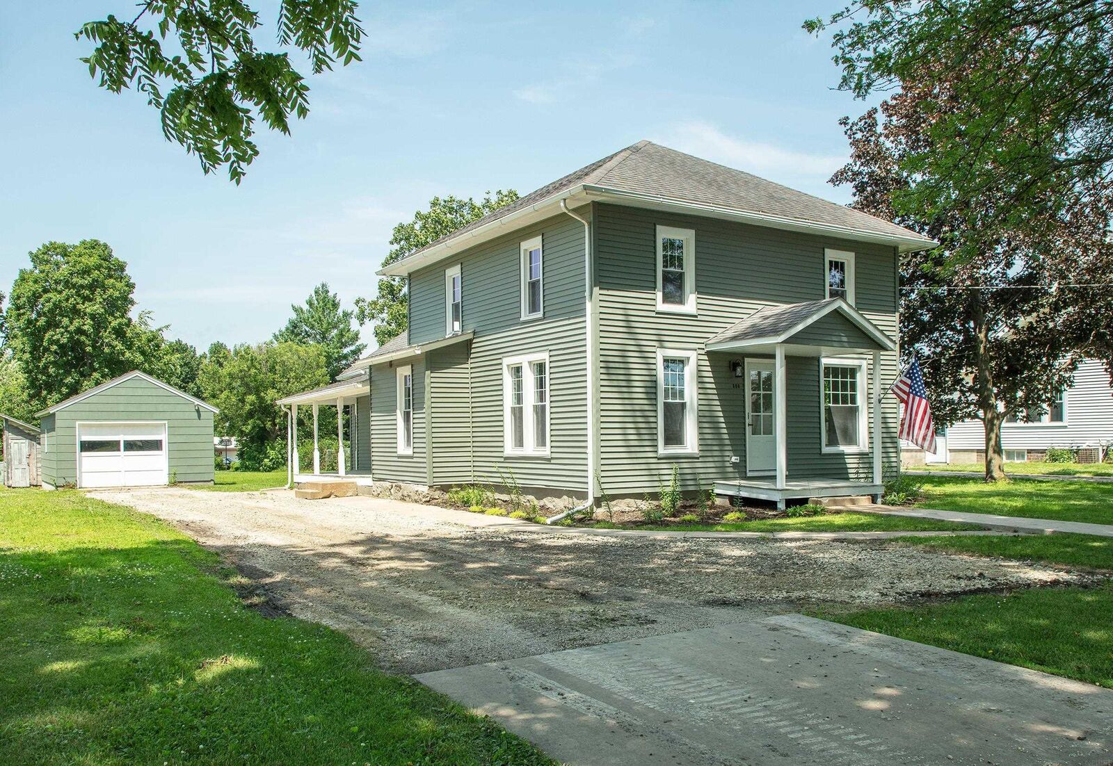 Property Photo:  606 S Main Street  IA 50676 