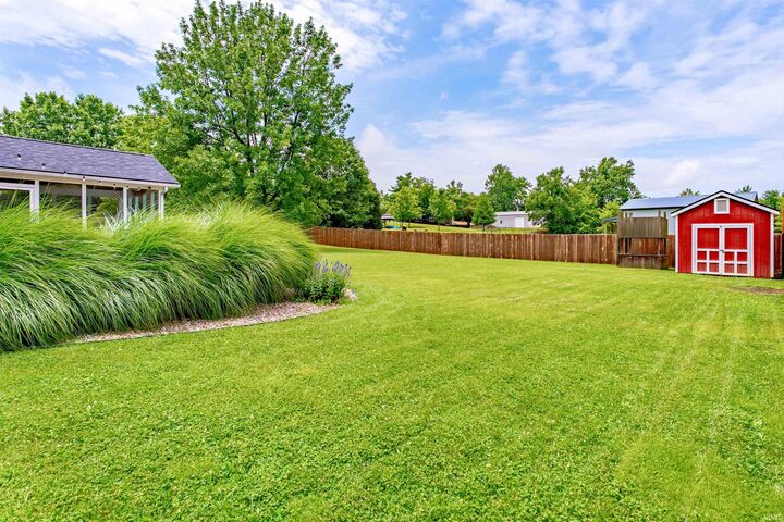 Property Photo: 2855 Briarcliff Drive IN 47630