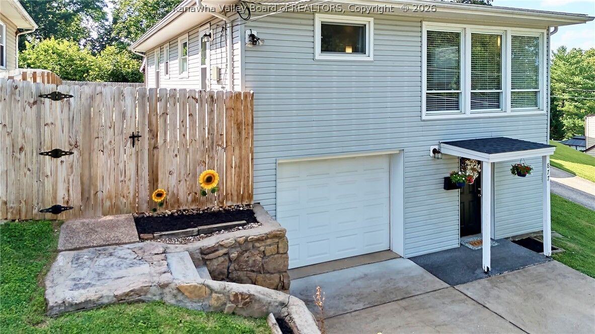 Property Photo:  877 S Washington Street  WV 25177 