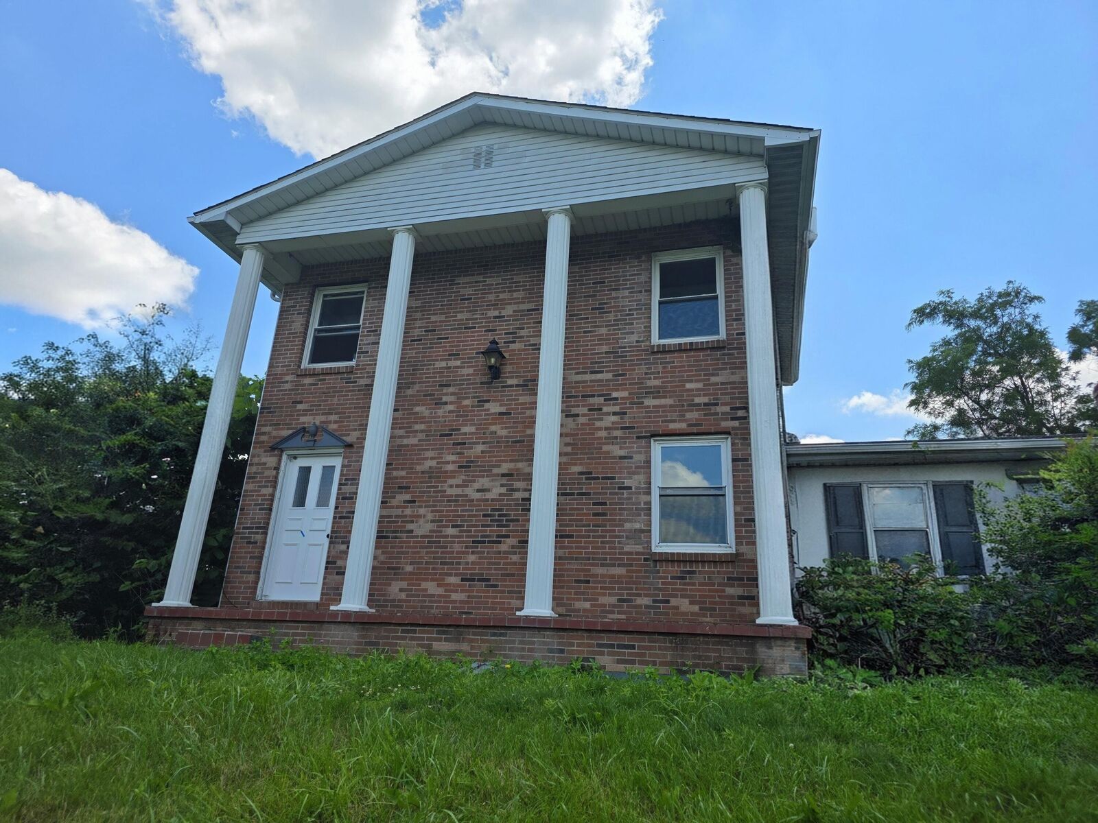 Property Photo: 874 N Richmond Road KY 40403