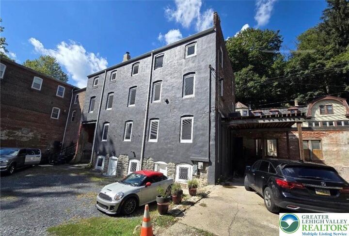 Property Photo: 49 N Delaware Drive 3rd Floor PA 18042