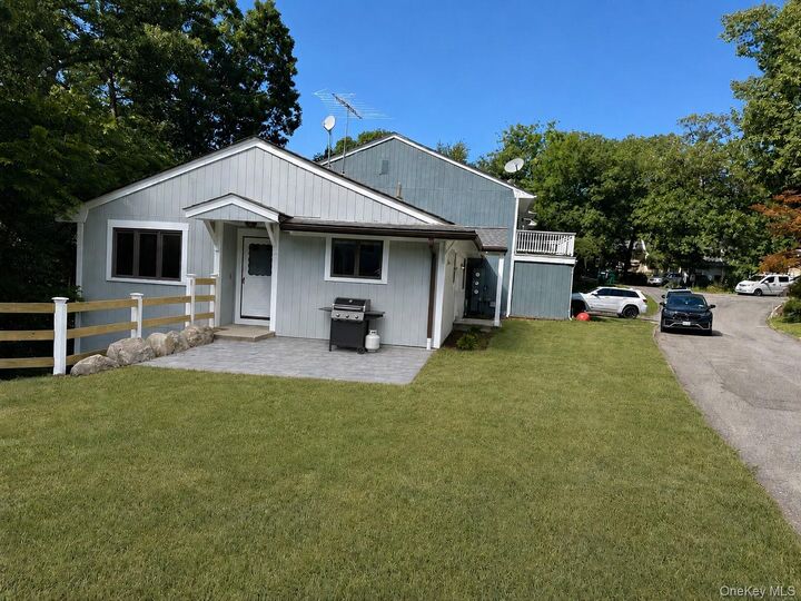Property Photo:  35 S Quincy Court S  NY 10526 