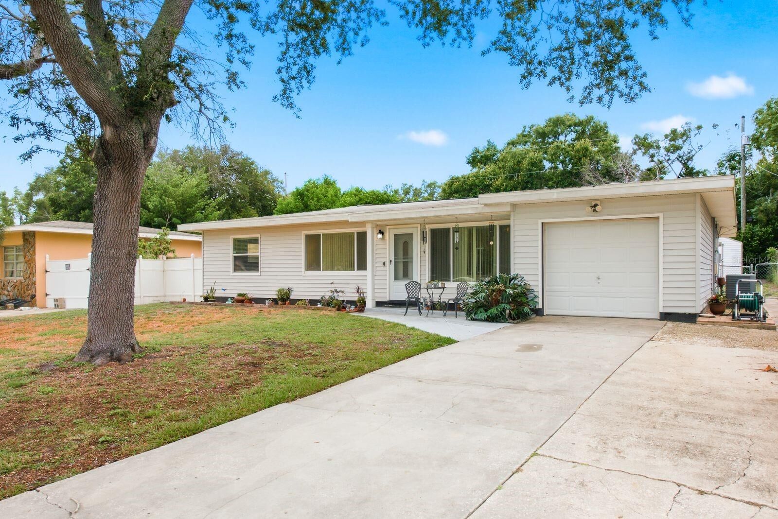 Property Photo: 1456 S Prescott Avenue FL 33756