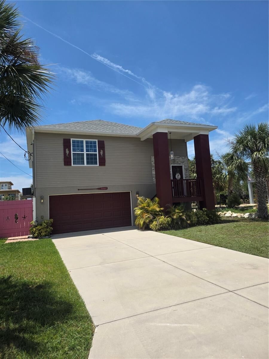 Property Photo: 3227 Rose Arbor Drive FL 34607