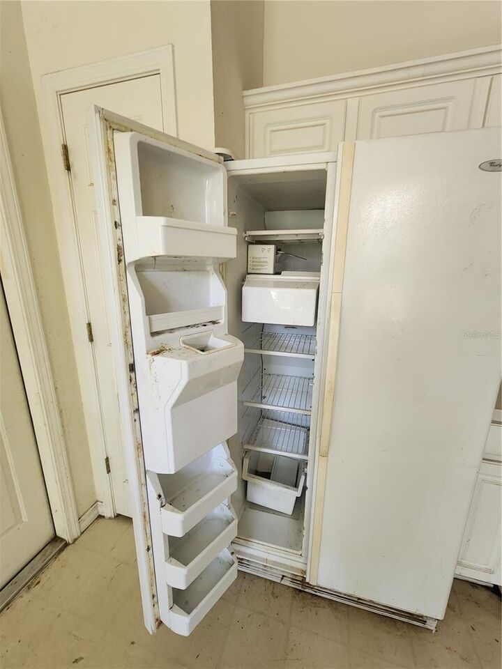 Property Photo: 2102 Rottwell Court FL 33510