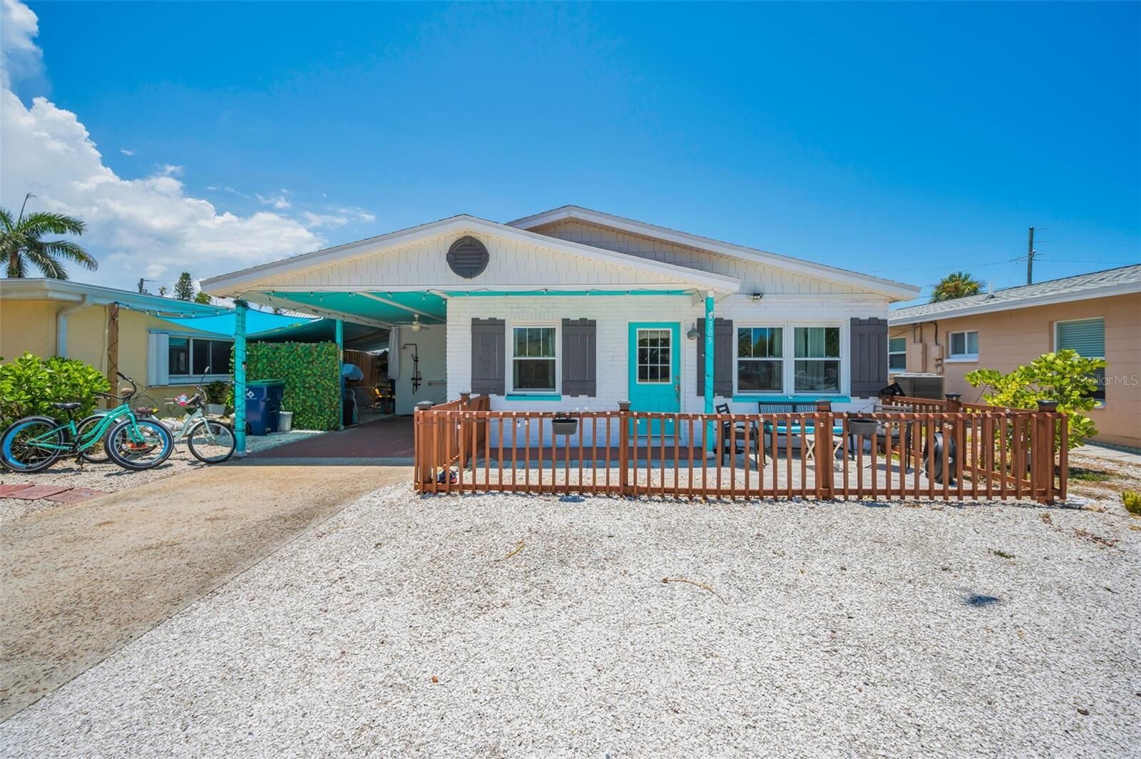Property Photo: 305 15th Avenue FL 33785