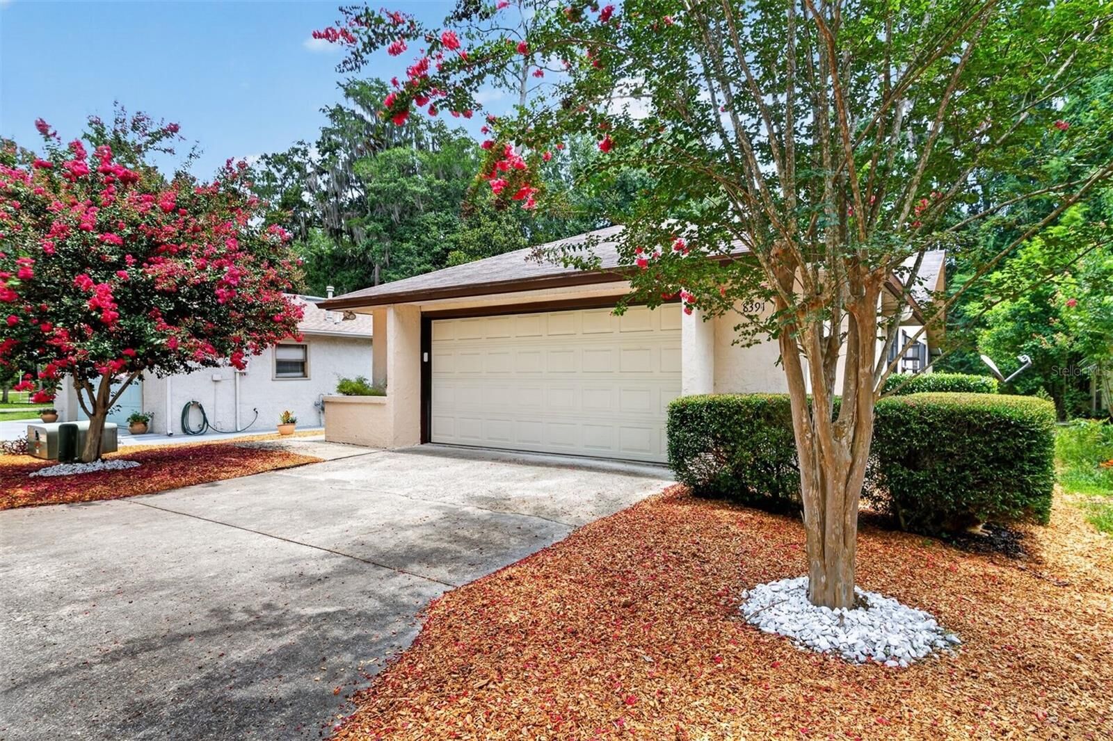 Property Photo: 8391 NW 39th Circle FL 32653